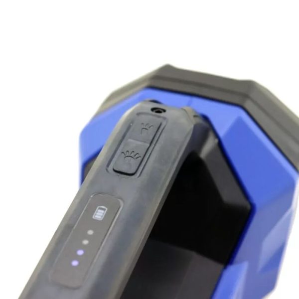 Lanterna/ holofote led giratório recaregável, preta com detalhe azul